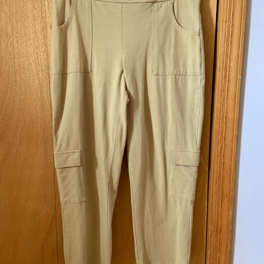 Women With Control Cargo Capris